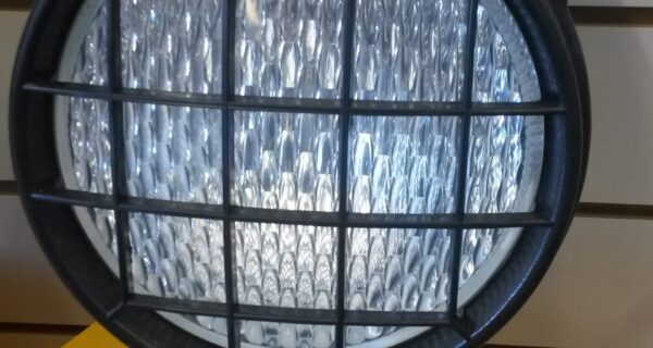 FARO CAM. HY 140L MAQ.VIAL/AGR. C/MAN/REJ/LLAV.REF