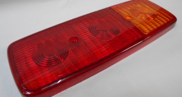 PLASTICO IMP. M.BENZ TRASERO RECT. CHICO 405