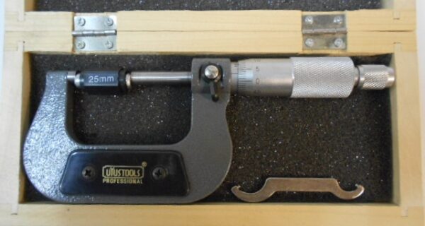 MICROMETRO  UYUSTOOLS 25-50 MM  MIC050