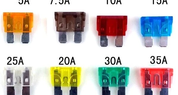 FUSIBLE ENCHUFE 10 AMP.
