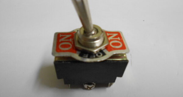 LLAVE INVERSORA 2 VIAS  EC-1515