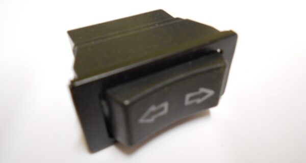 LLAVE LEVANTA CRISTAL UNIVERSAL